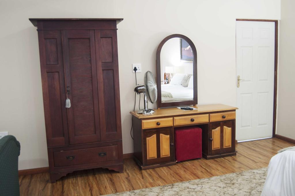 Brooklyn Guesthouses Претория Экстерьер фото